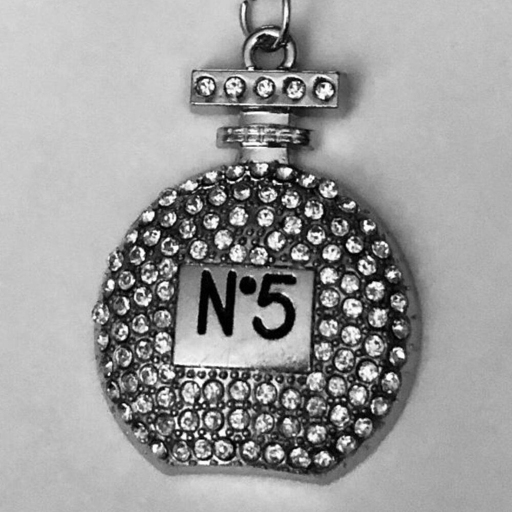 N°5 Perfume Round Bottle Key Chain Bag Charm Silver & Crystals * Bling * NEW